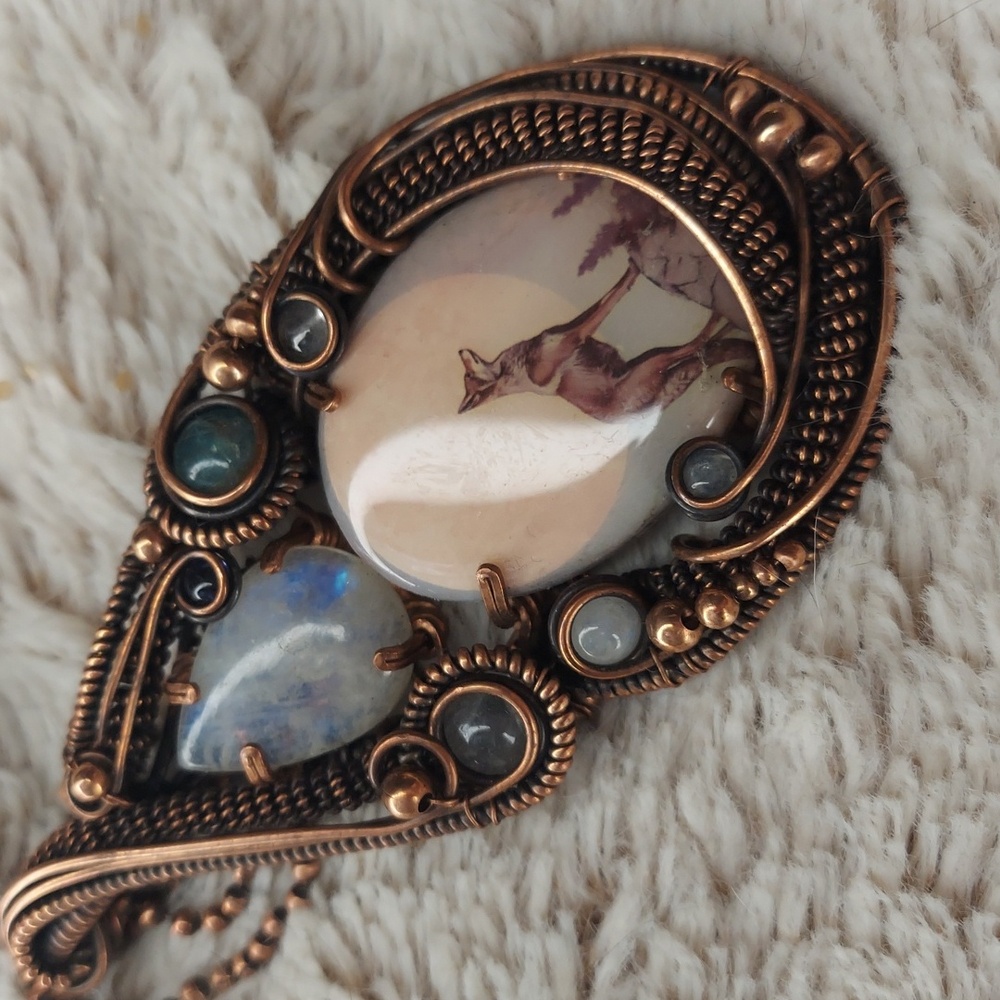 Elegant Copper & Gem Stones Wolf Pendant Necklace - Picture 2 of 3